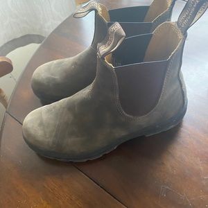 Blundstones